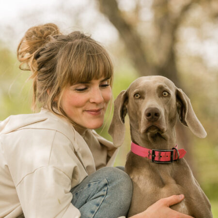 Franziska mit Hund Weide